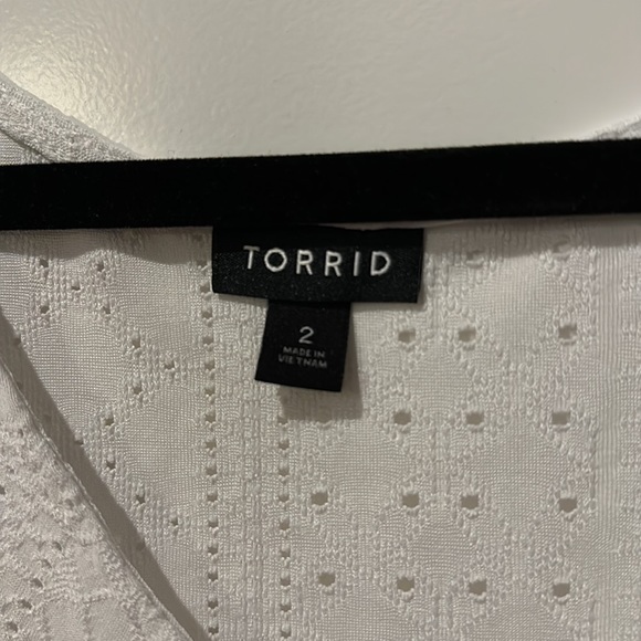 Torrid white v-neck eyelet top- size 2 - Picture 3 of 5